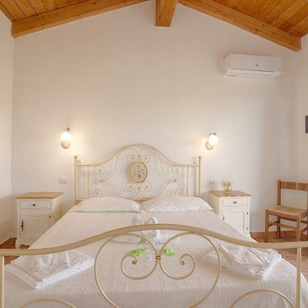 Agriturismo Mieleamaro Villa Olbia Bagian luar foto
