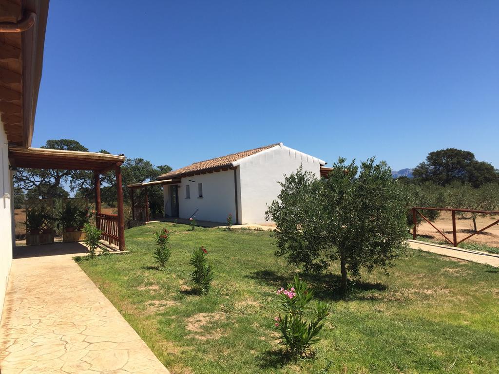 Agriturismo Mieleamaro Villa Olbia Bagian luar foto