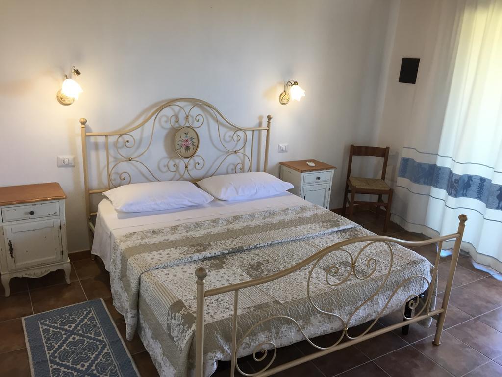 Agriturismo Mieleamaro Villa Olbia Bagian luar foto