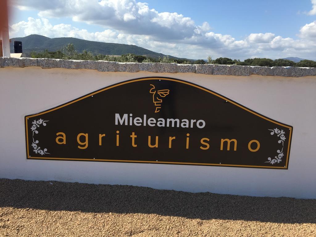 Agriturismo Mieleamaro Villa Olbia Bagian luar foto
