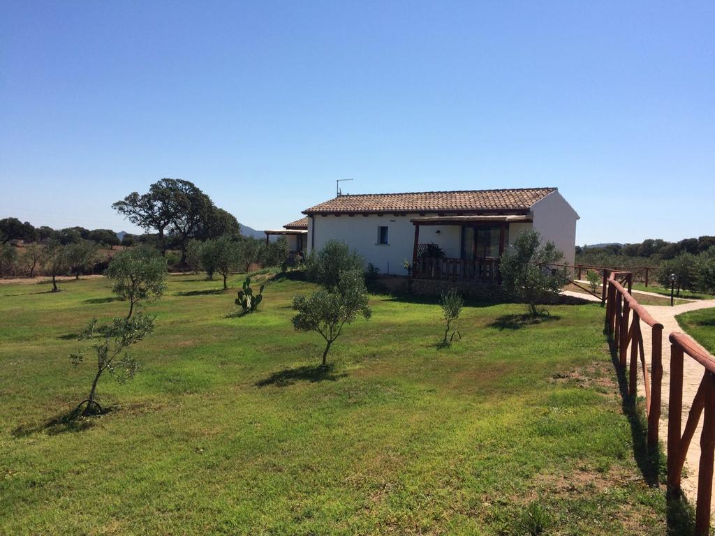 Agriturismo Mieleamaro Villa Olbia Bagian luar foto