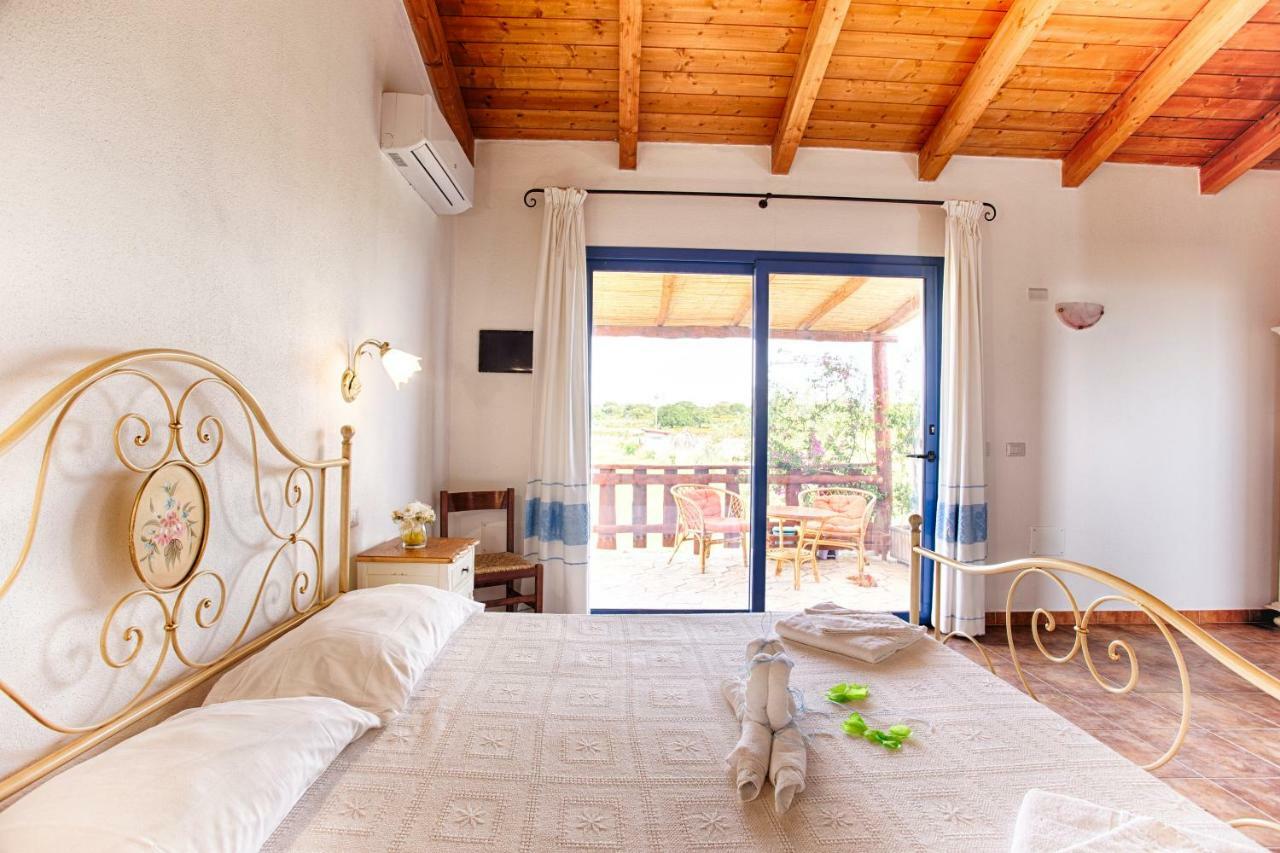Agriturismo Mieleamaro Villa Olbia Bagian luar foto