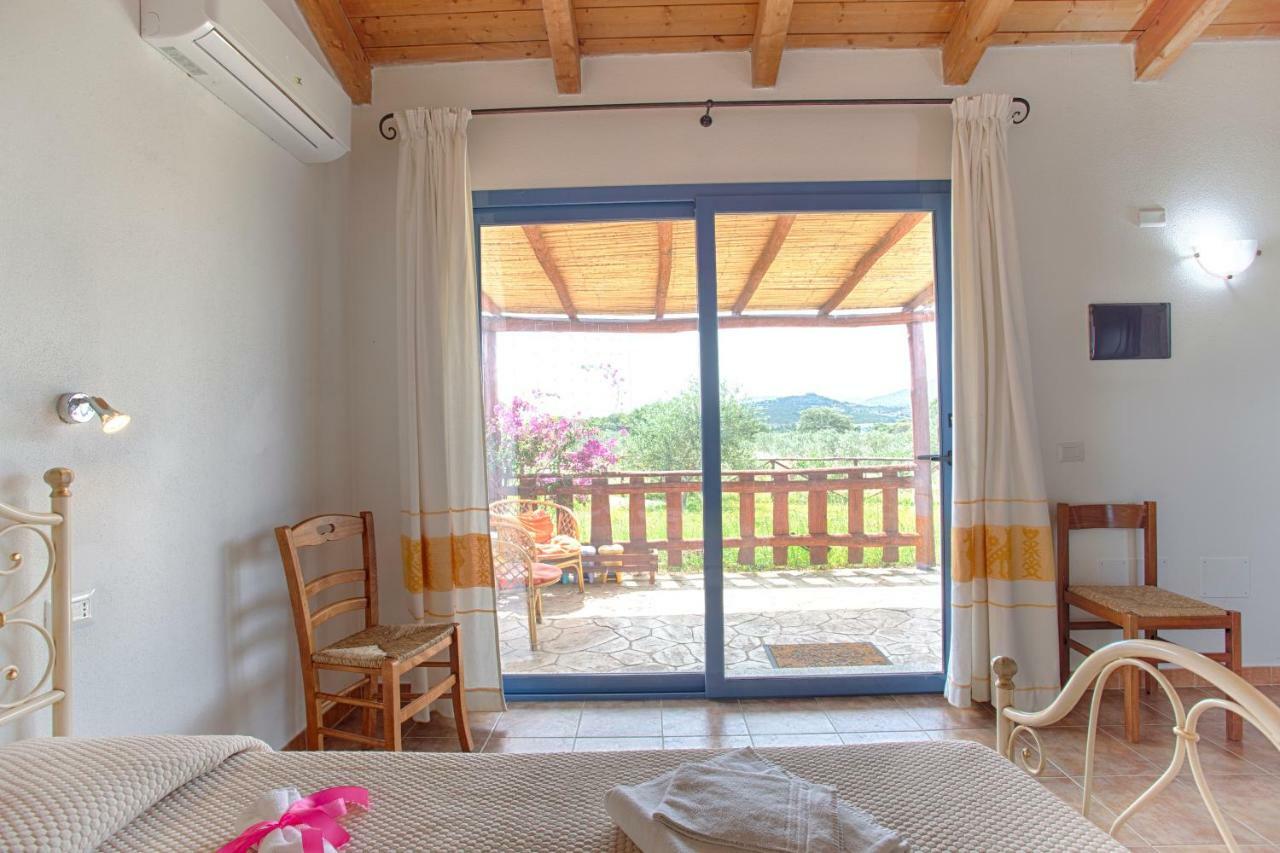 Agriturismo Mieleamaro Villa Olbia Bagian luar foto