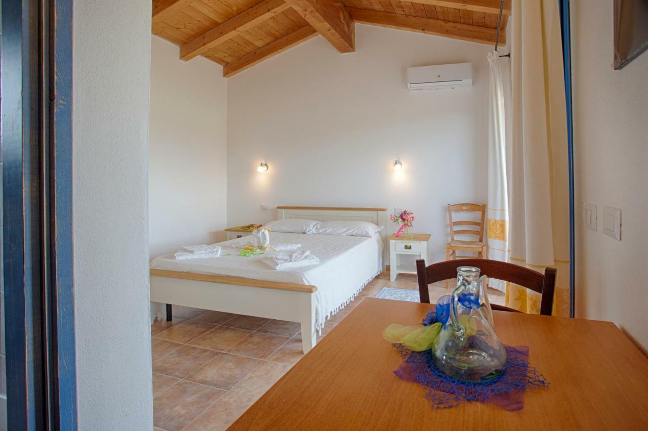 Agriturismo Mieleamaro Villa Olbia Bagian luar foto